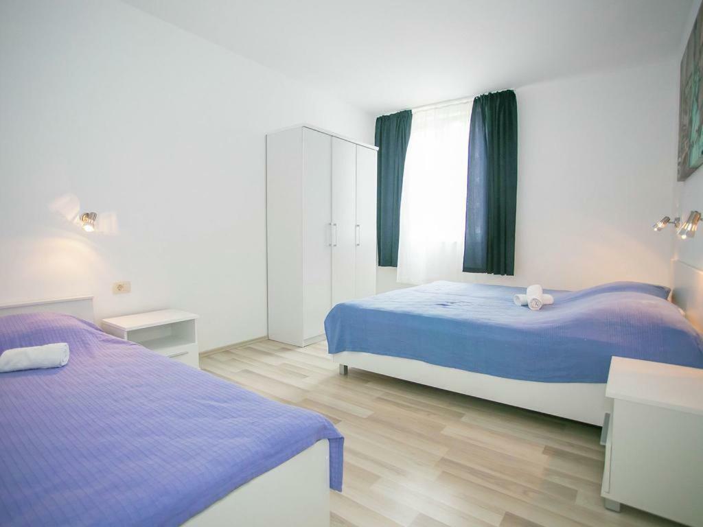 Sesar Apartments Krk - No. 3 Cvita Krk Town Bagian luar foto