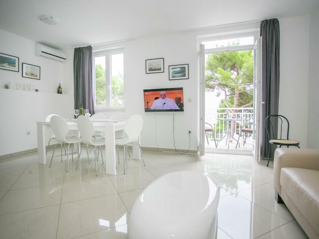 Sesar Apartments Krk - No. 3 Cvita Krk Town Bagian luar foto